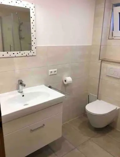 公寓 Schurwaldwohnung Adelberg